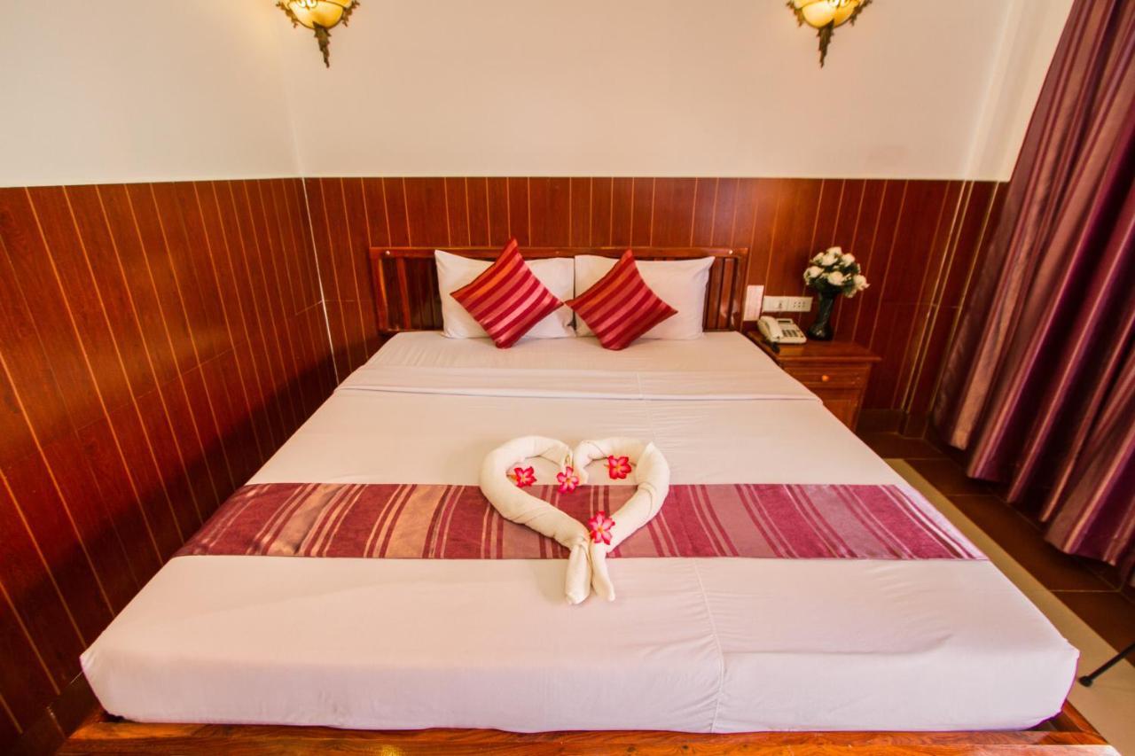 Botoum Hotel Sisophon Zimmer foto