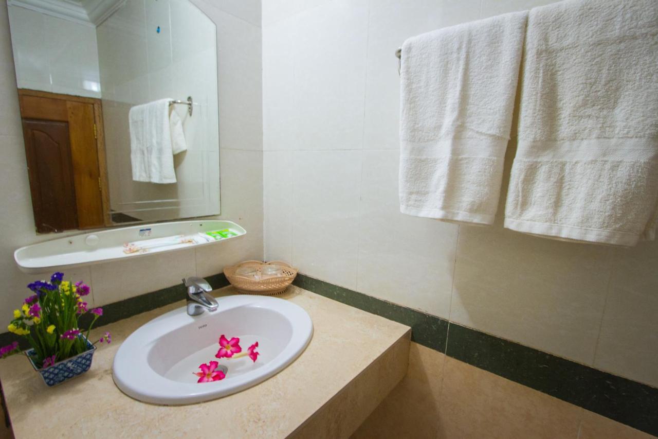 Botoum Hotel Sisophon Zimmer foto